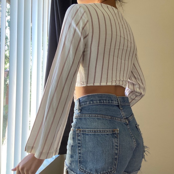Urban Outfitters front tie crop top - Picture 2 of 2